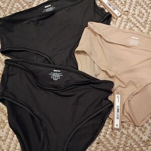 SKIMS SZ L BRIEFS LOT OF 3 NWT KIM KARDASHION COMFORT STRETCH BRIEFS NWT